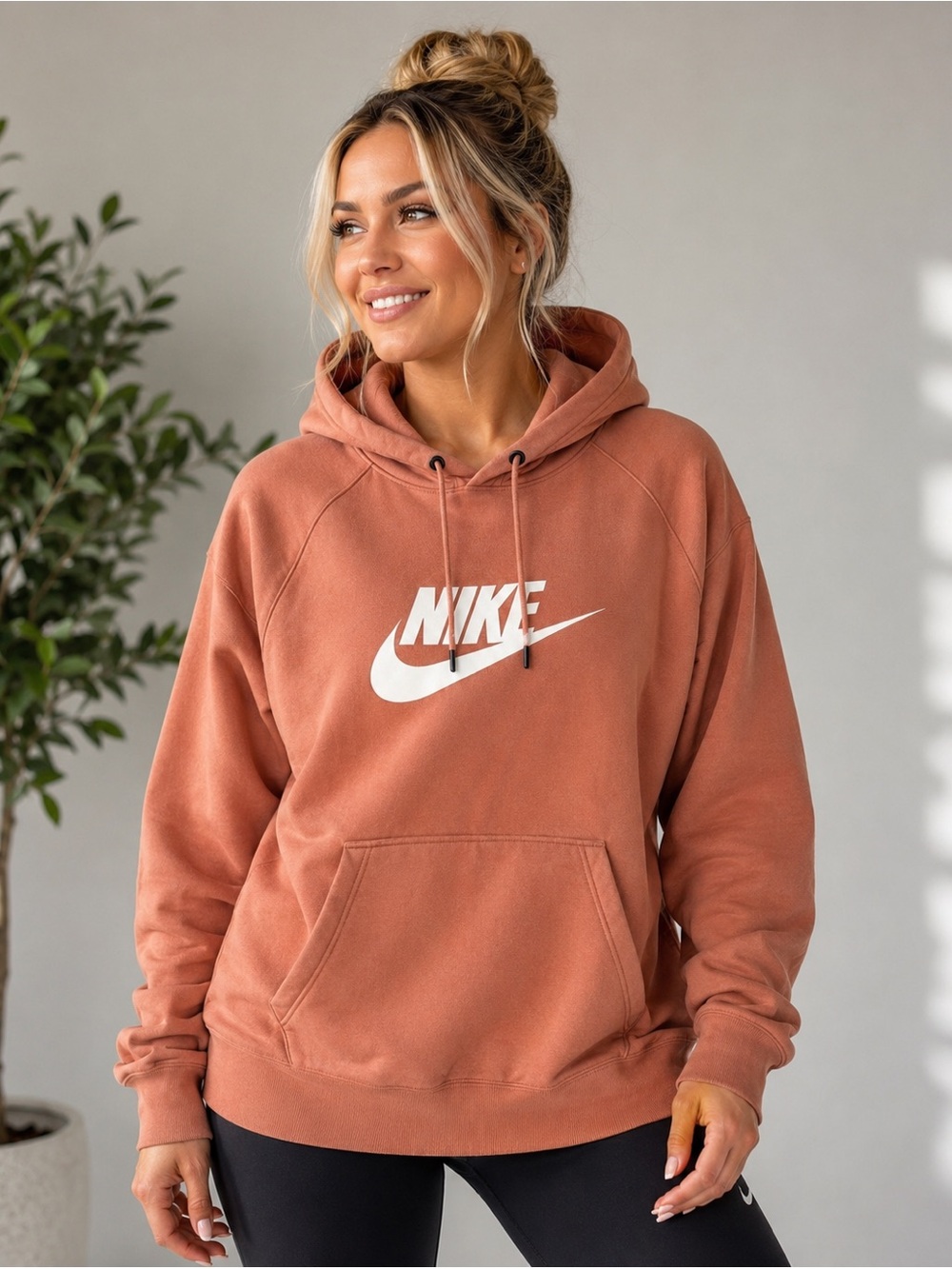 Nike Women's XL  pink Pullover Hoodie